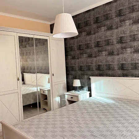 13 Apartment *